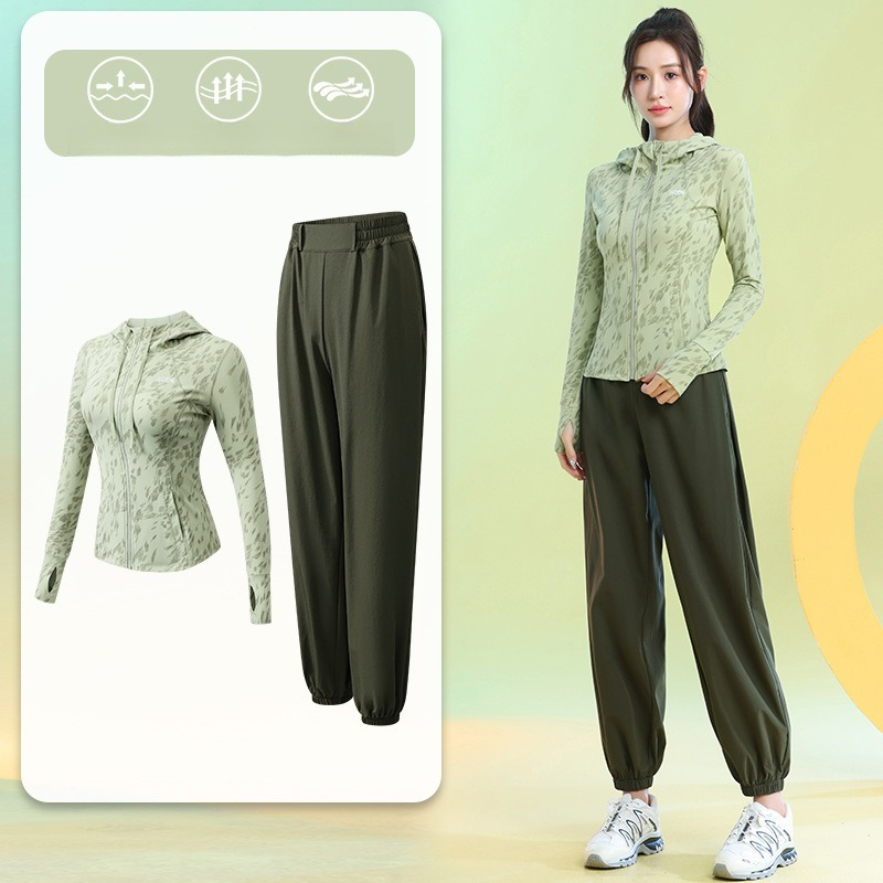بدلة رياضية نسائية للجري بأكما - مراجعة Running Gear For وسعره